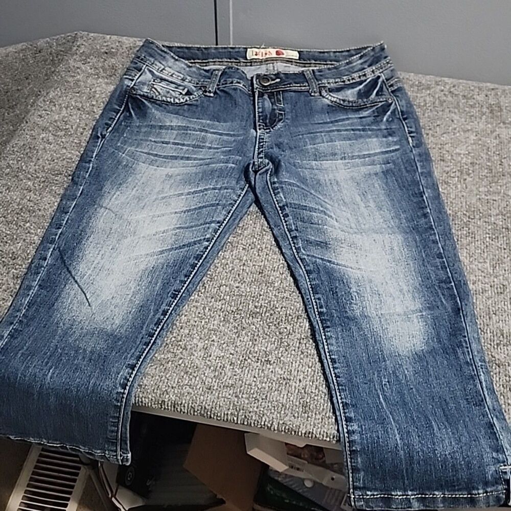1st Kiss Denim Capri Jeans Womens Juniors Size 5 Blue Cropped Pockets Casual - Picture 6 of 14